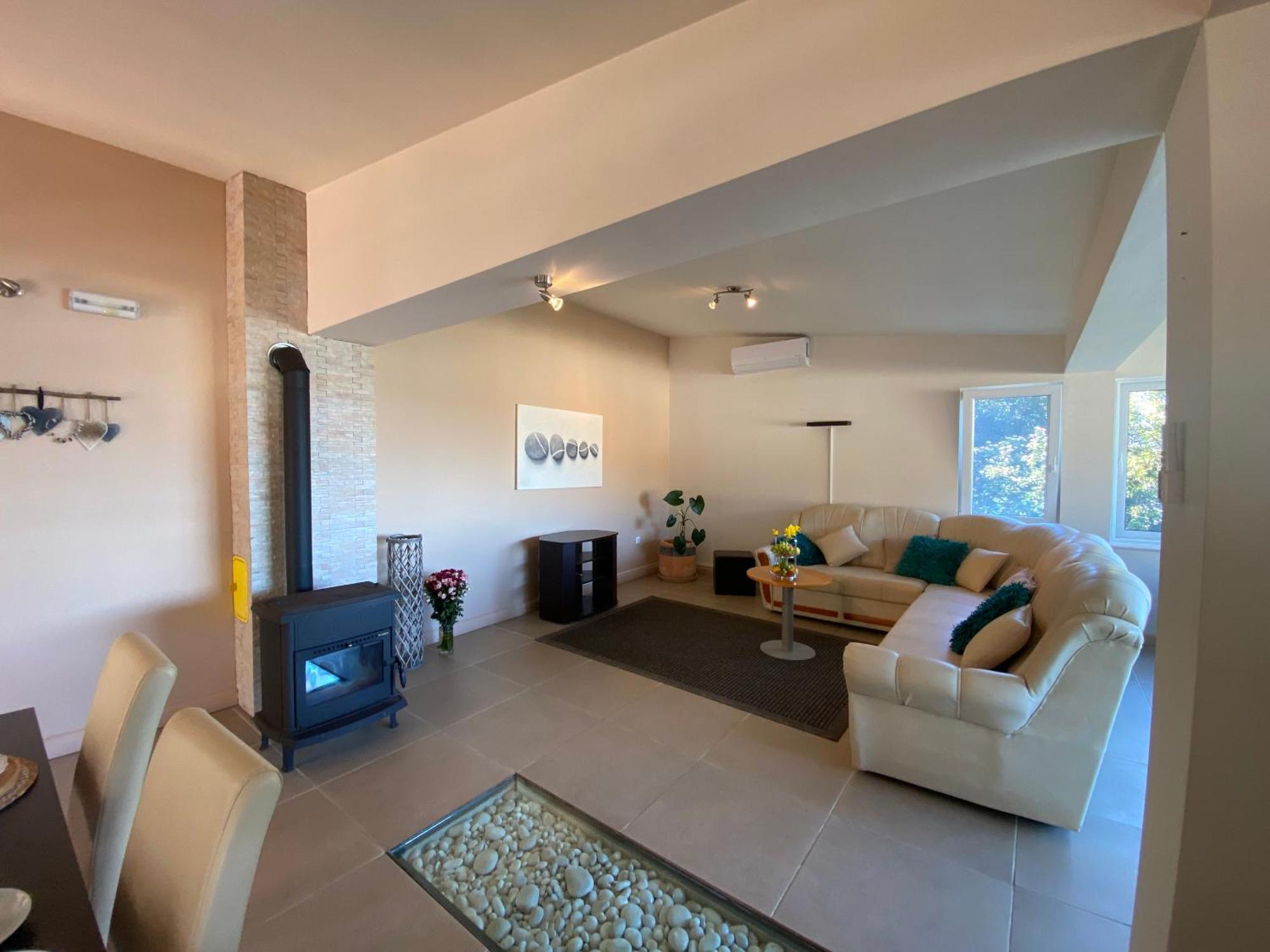 Apartments Eva Savar Екстериор снимка