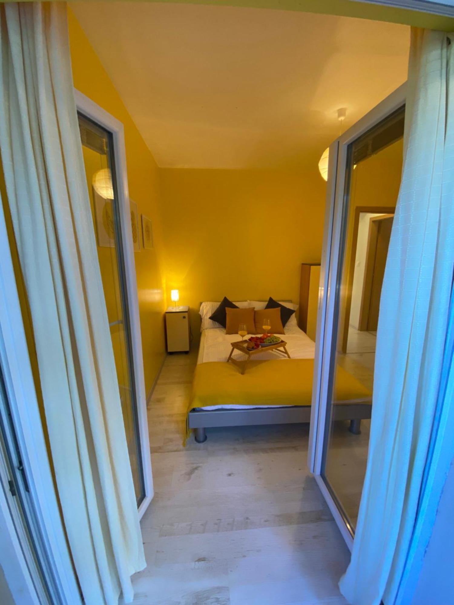 Apartments Eva Savar Екстериор снимка